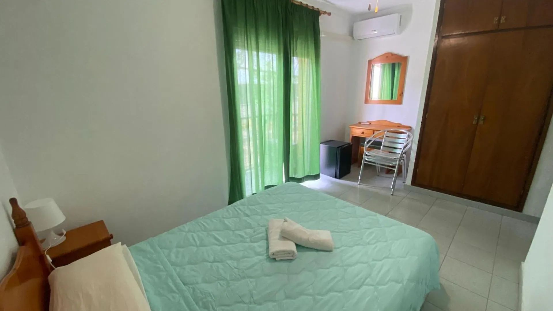 Hotel El Pescador Сант-Педро-Пескадор