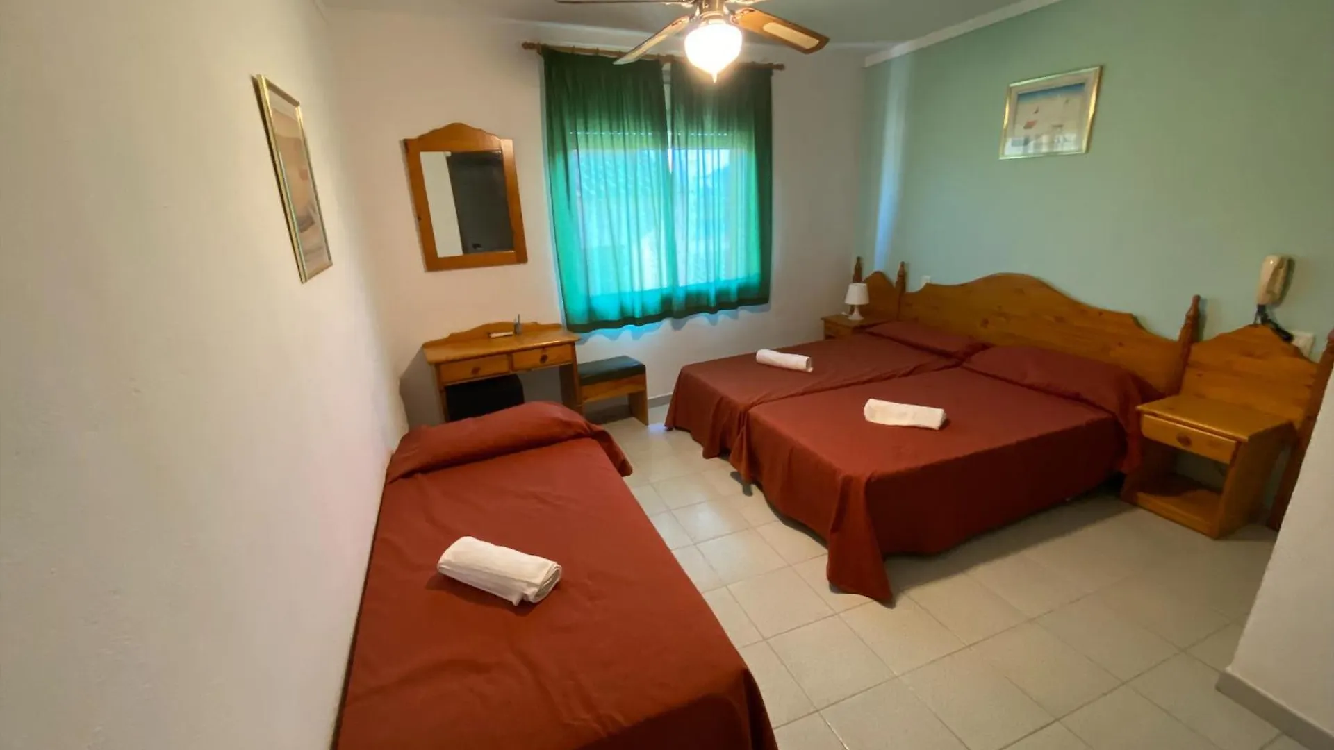 Hotel El Pescador Sant Pere Pescador Spain